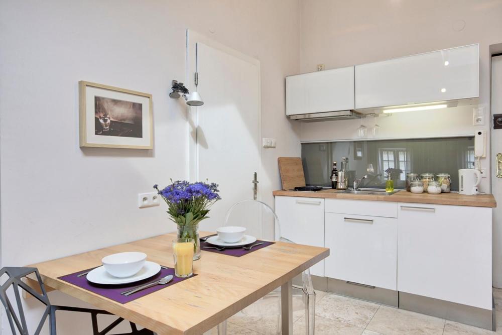Tyzenhauz Apartments Old Town Krakow Room photo